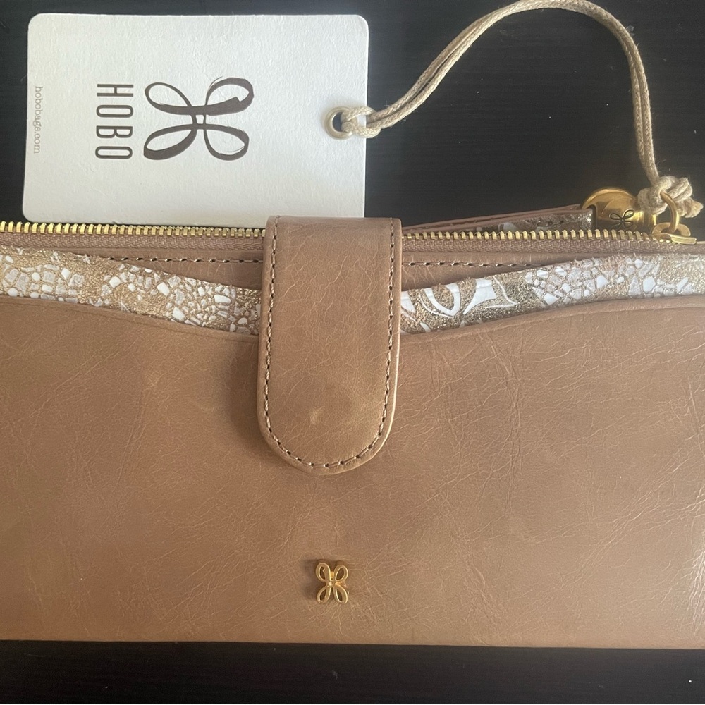 HOBO Cashmere  max continental leather wallet - Picture 7 of 10